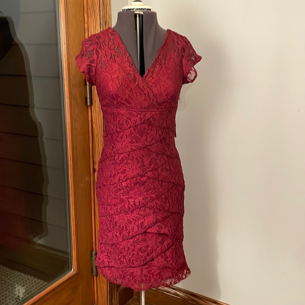 Gorgeous stretchy crimson red lace dress size 6